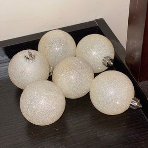 Set of 6 Sparkly white ornaments